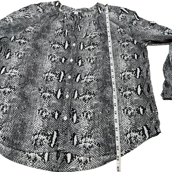 J.Crew Women Snake Animal Print Long Sleeve Front Button Top Size Medium - Picture 5 of 9